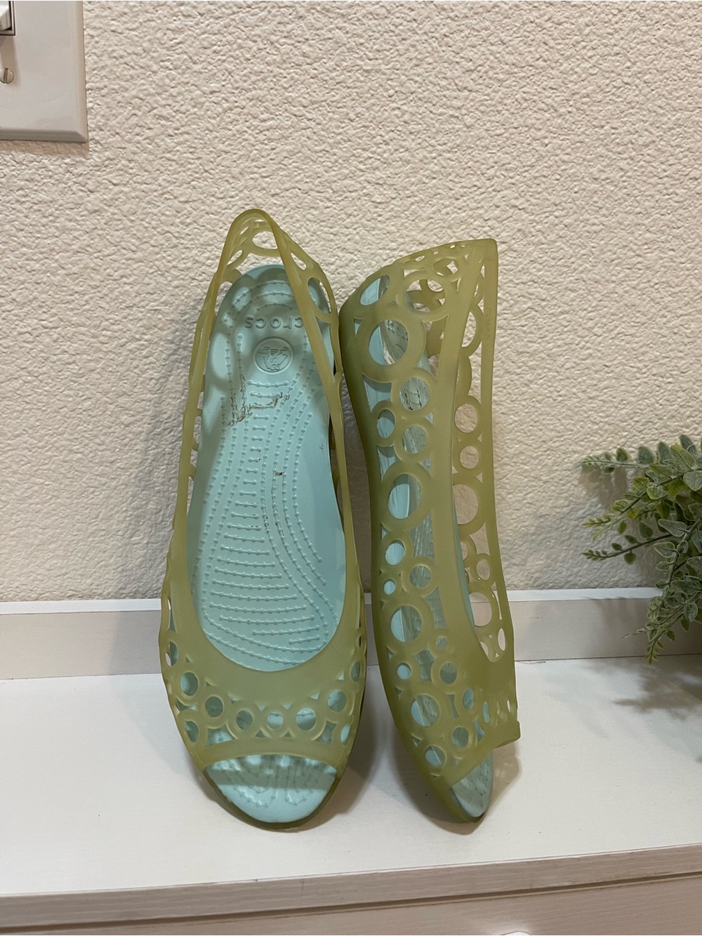 Crocs Adrina III peep-toe flats